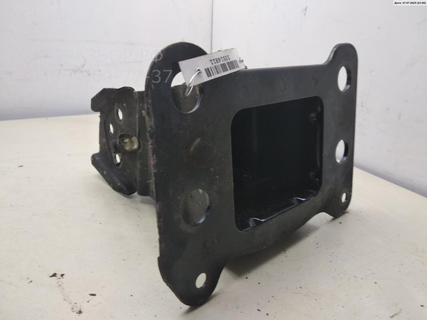 Кронштейн переднего бампера левый