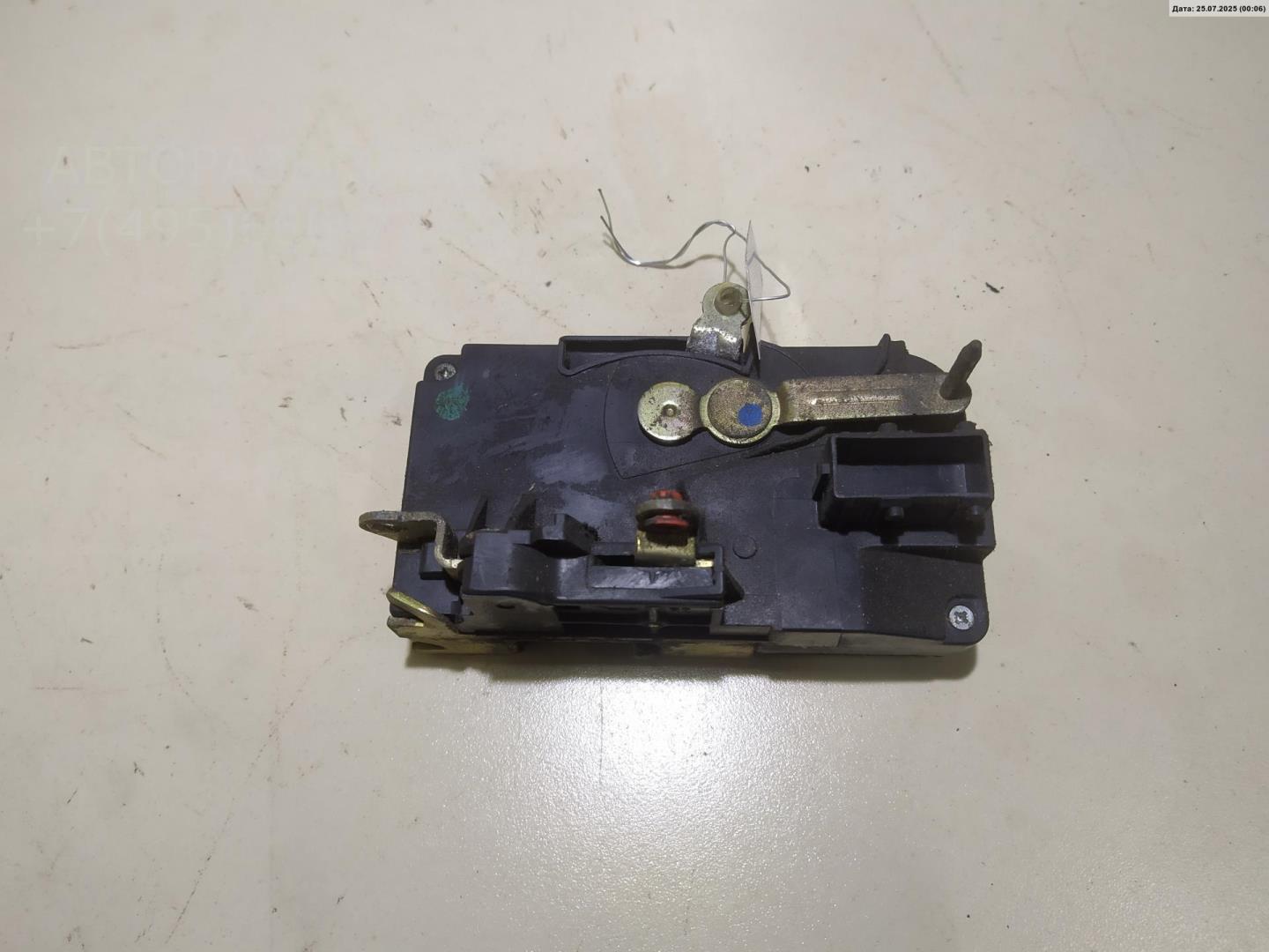 Замок двери передней правой