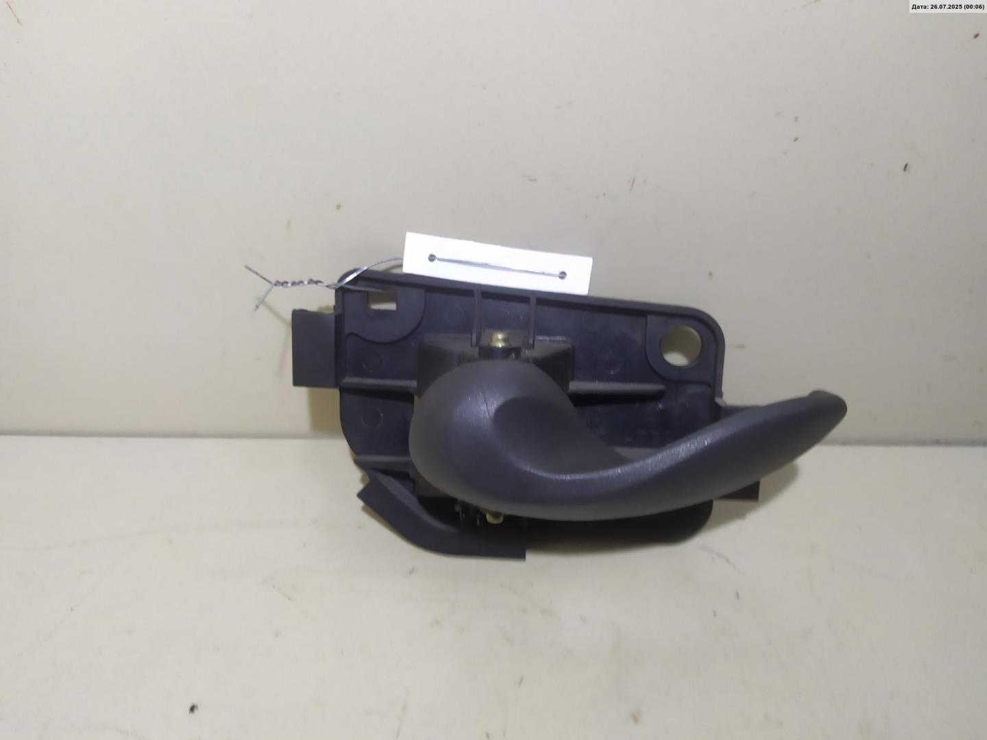 Ручка двери задней внутренняя левая