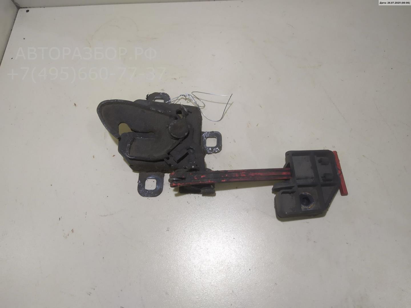 Замок капота