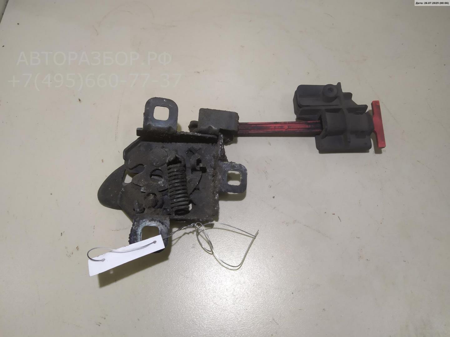 Замок капота