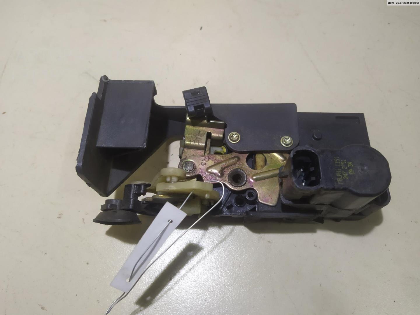 Замок двери задней правой