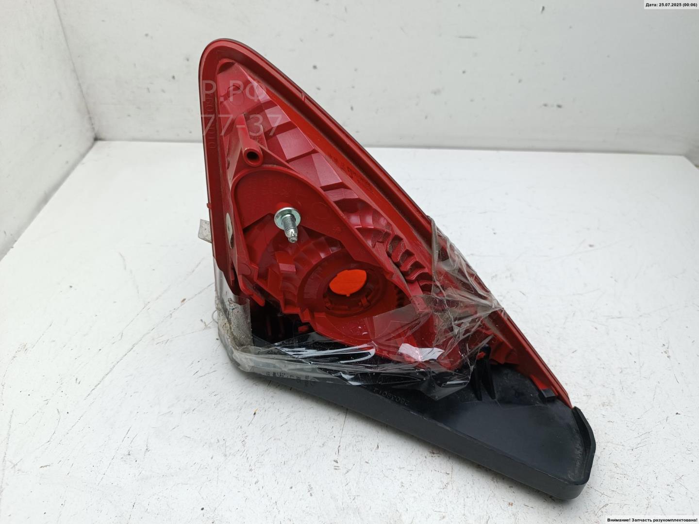Фонарь задний внутренний левый