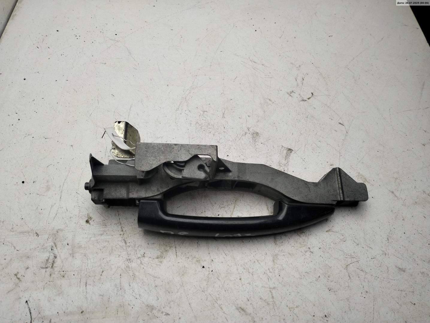 Ручка двери передней наружная правая