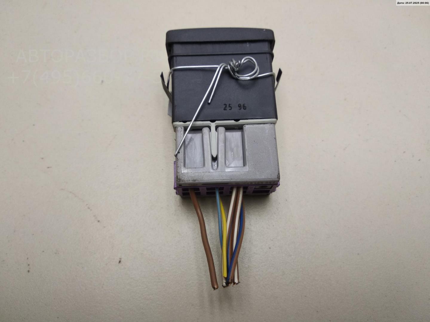 Кнопка корректора фар