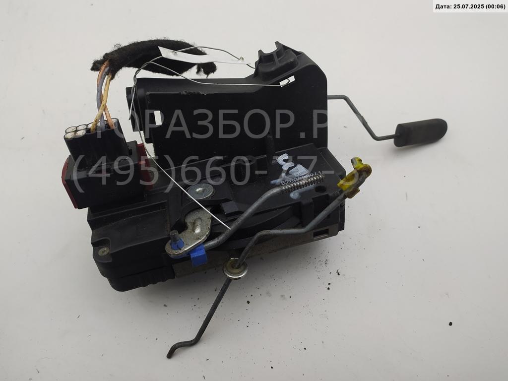 Замок двери передней правой