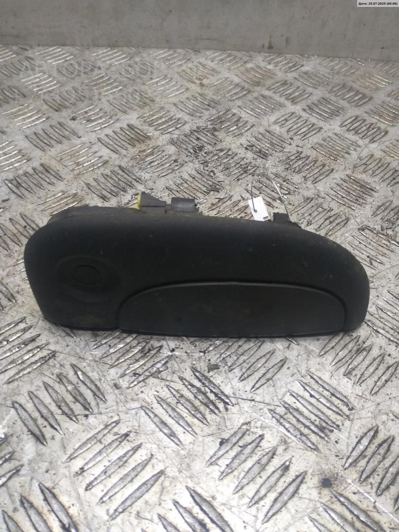 Ручка двери передней наружная правая