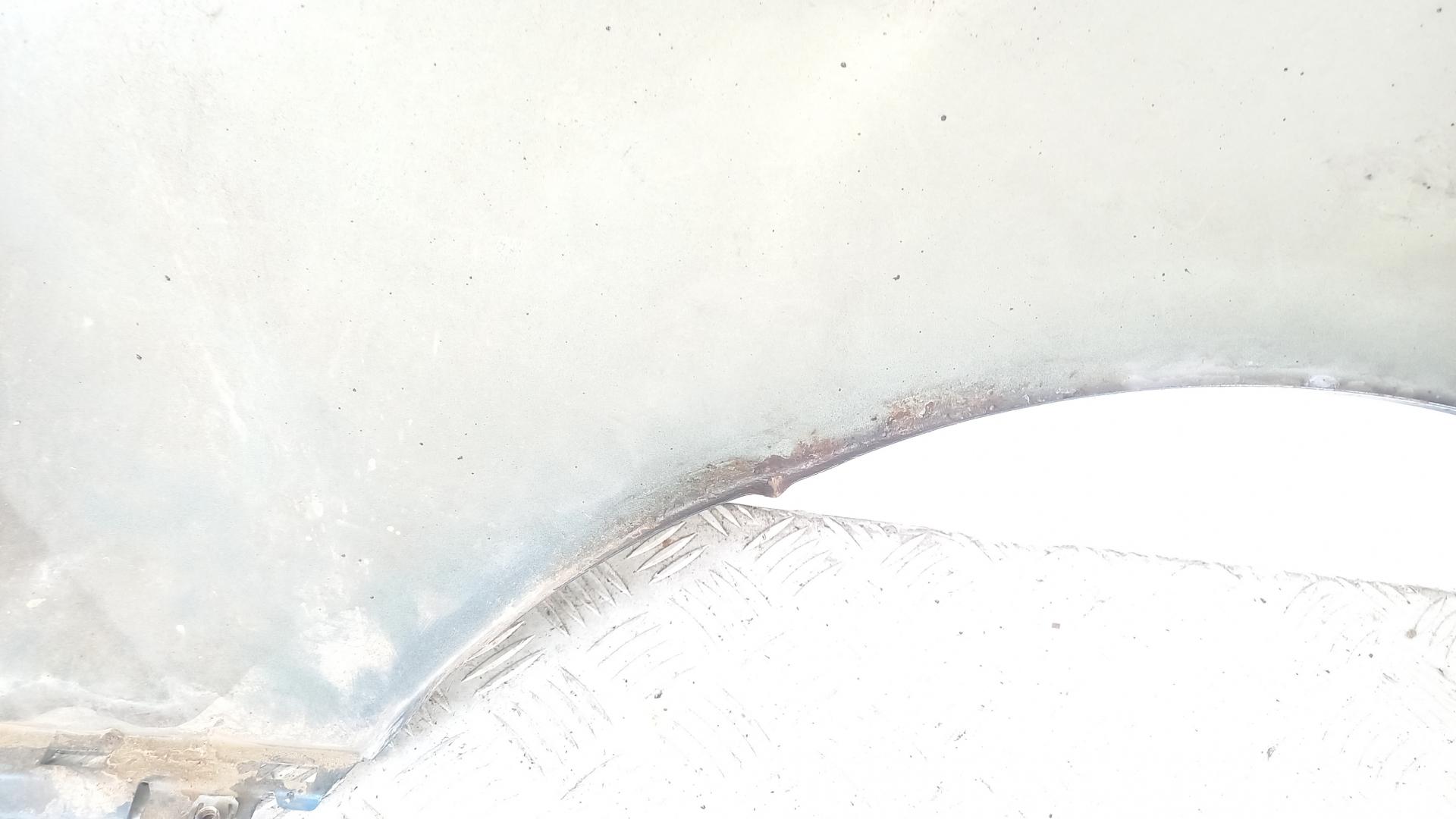 Крыло переднее левое