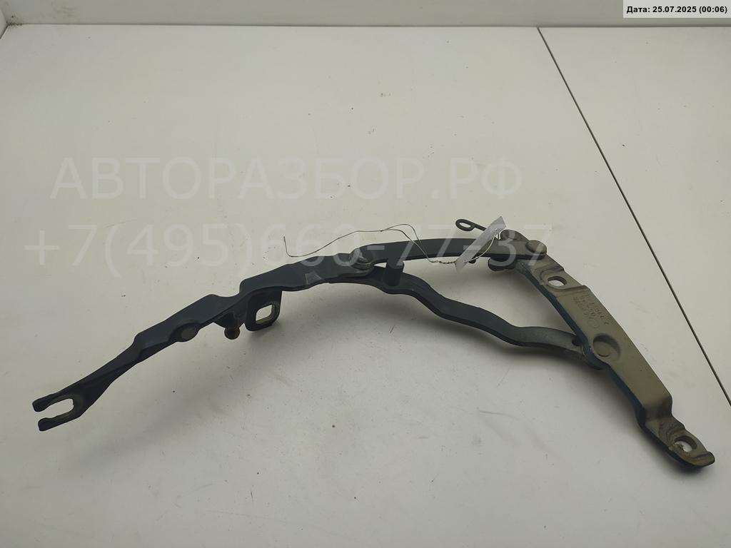 Петля крышки багажника