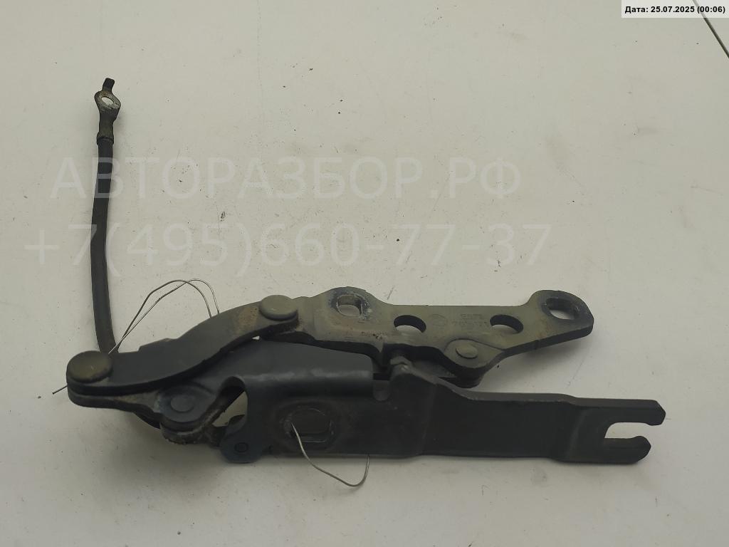 Петля капота левая