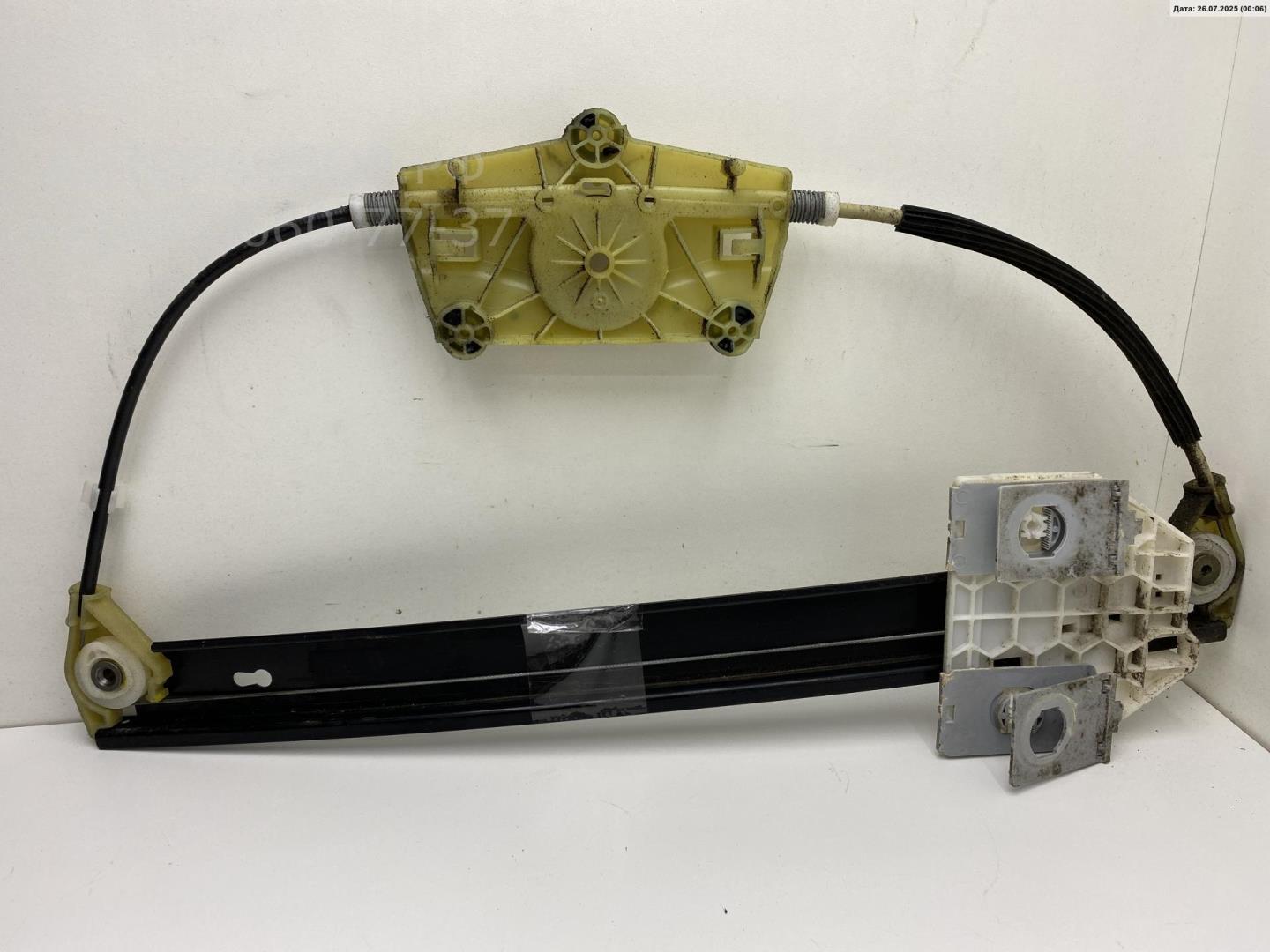 Стеклоподъемник электр. задний правый