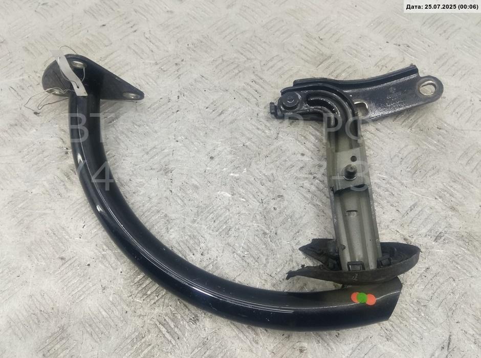 Петля крышки багажника