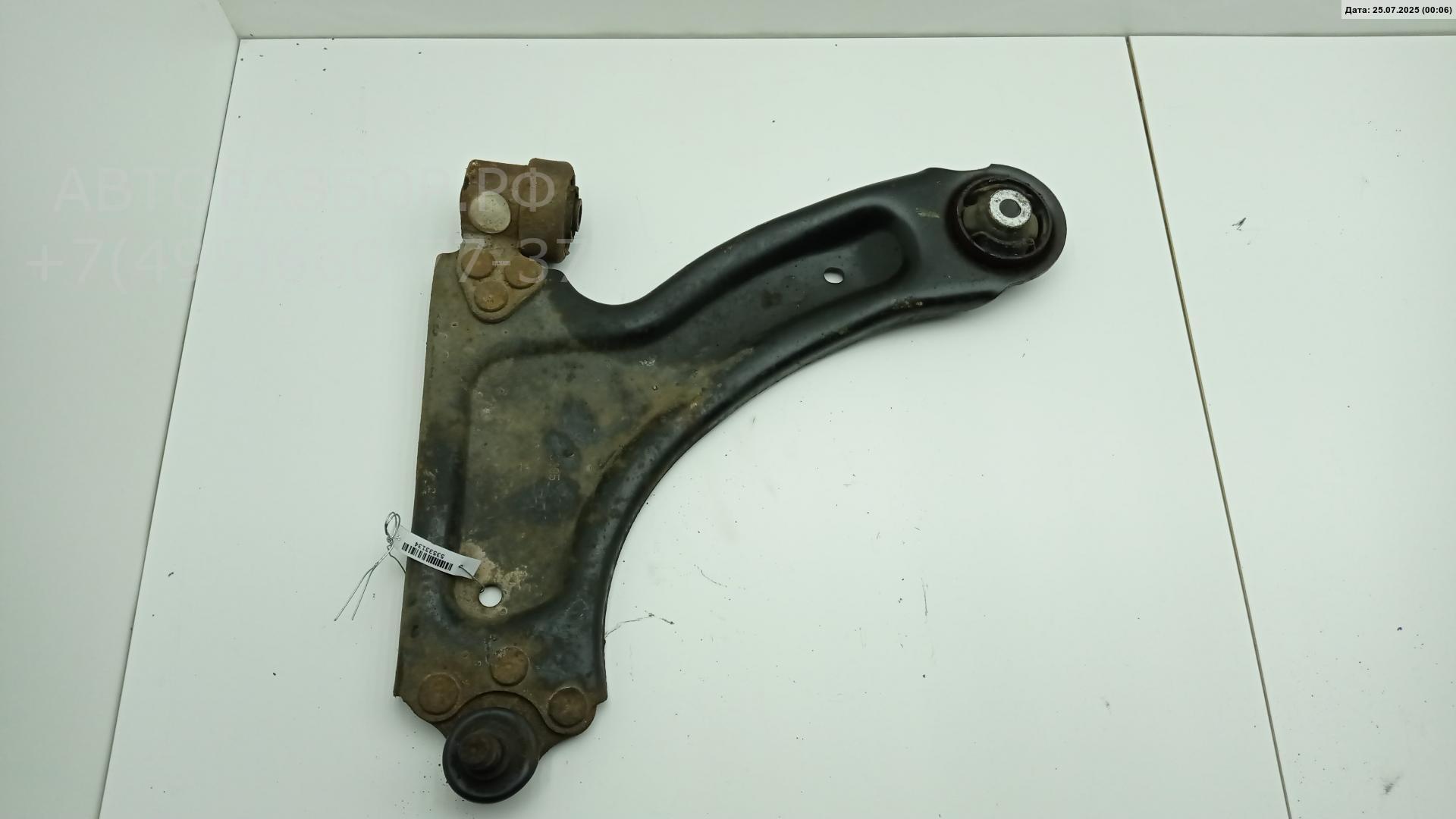 Рычаг передний левый