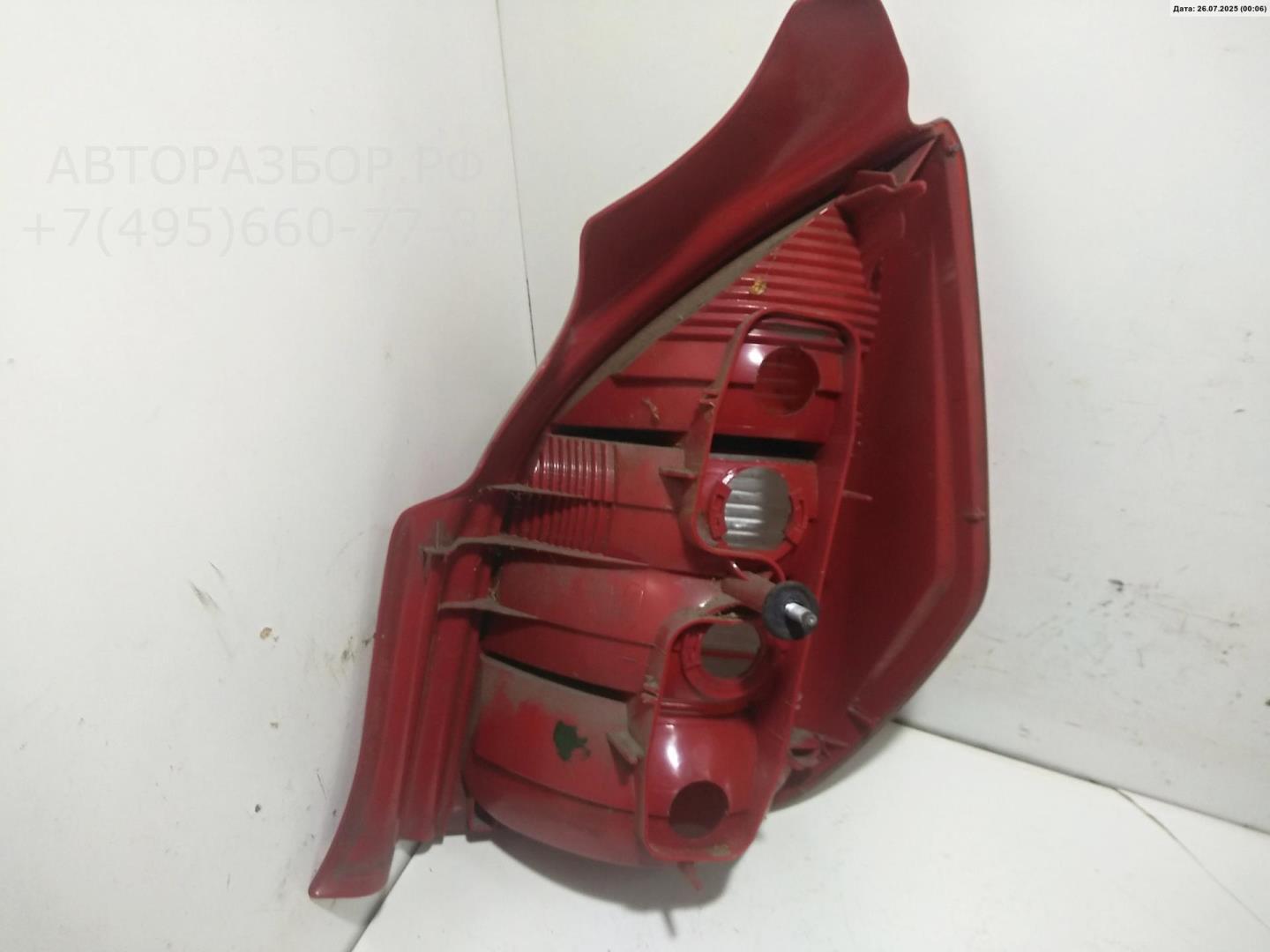 Фонарь задний левый