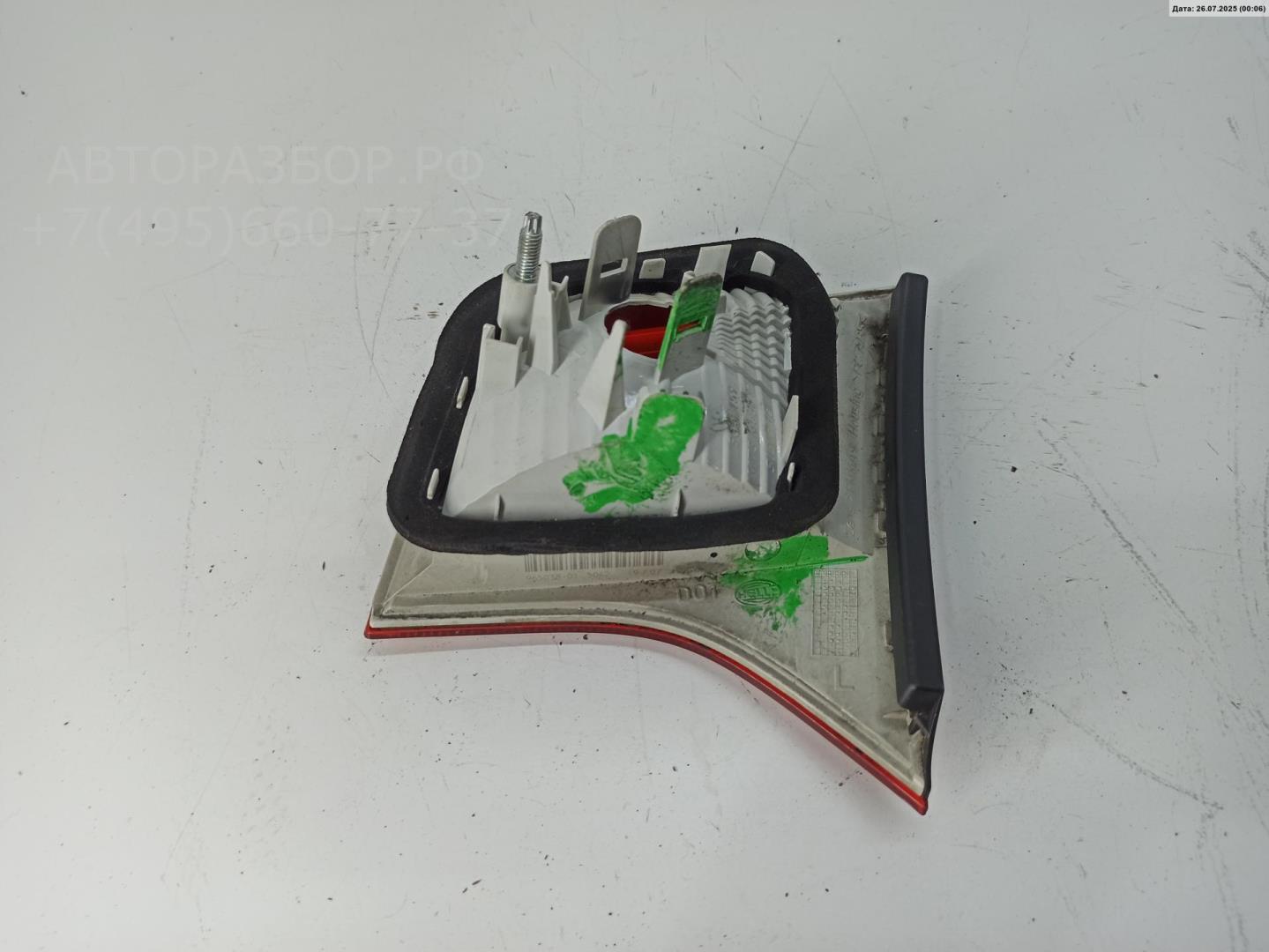 Фонарь задний внутренний правый