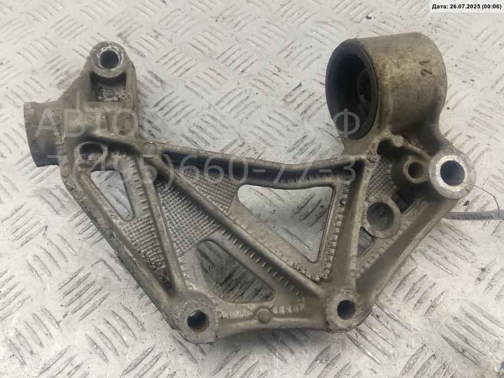 Рычаг передний левый