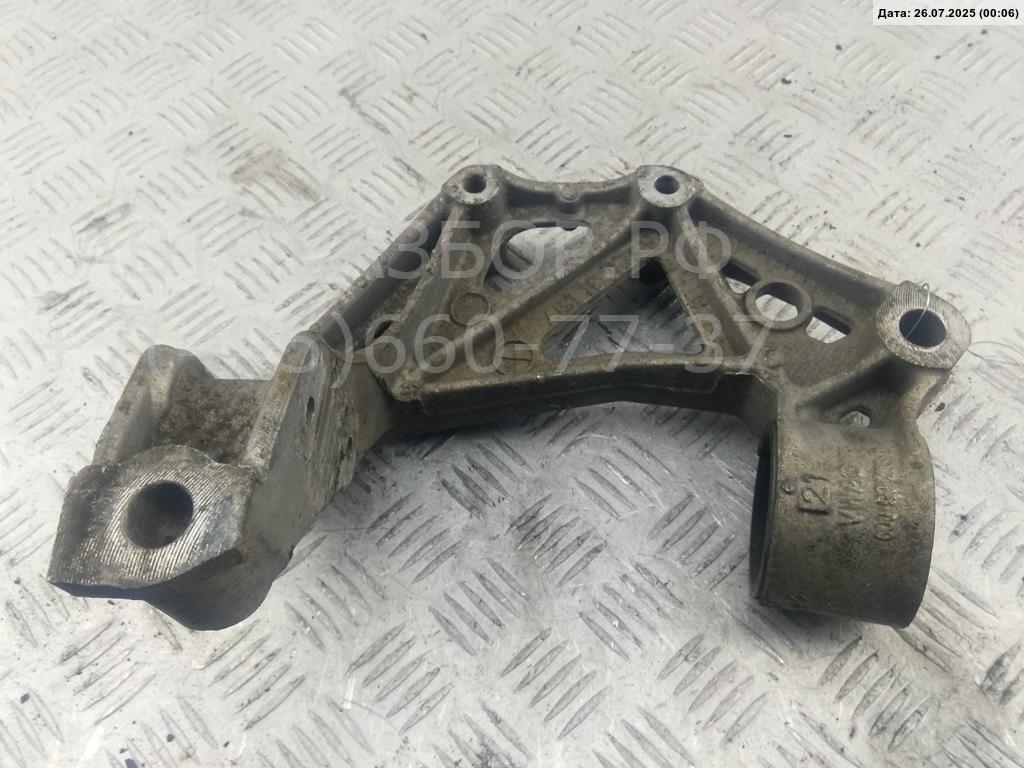 Рычаг передний левый