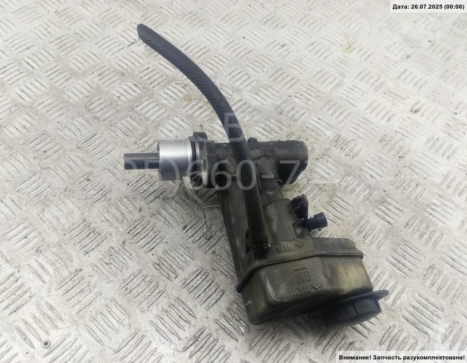 Цилиндр тормозной главный