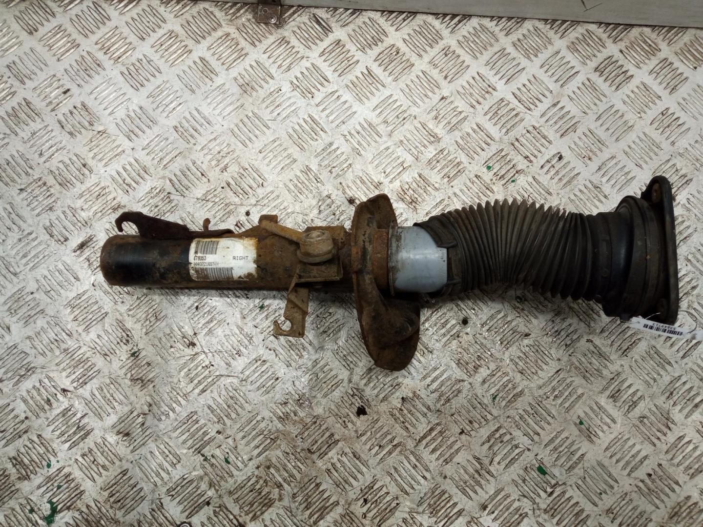 Амортизатор передний правый