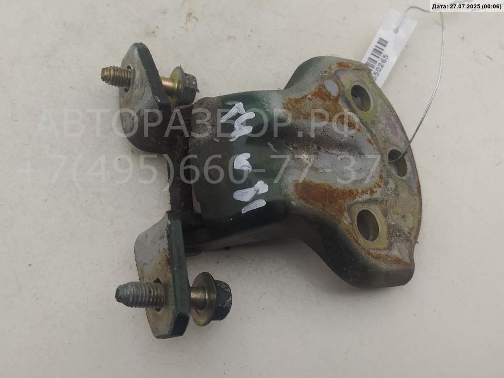 Петля двери