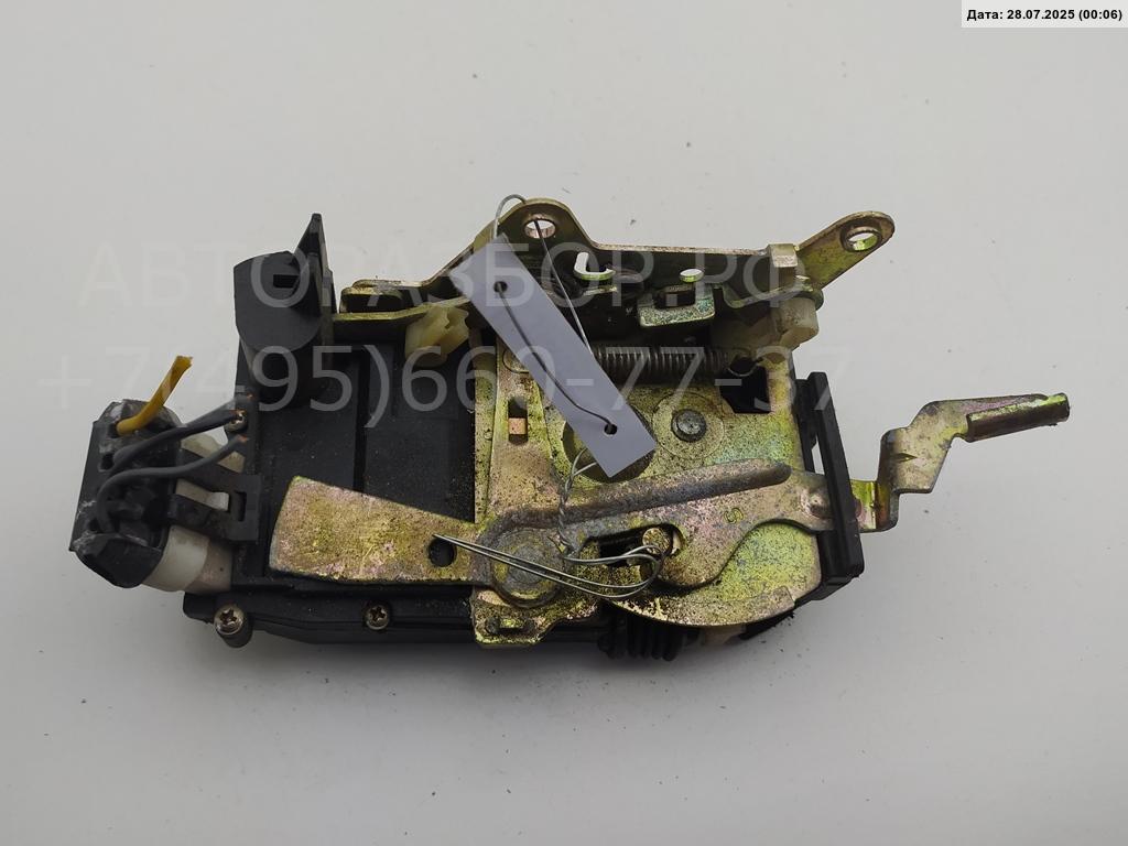 Замок двери задней левой