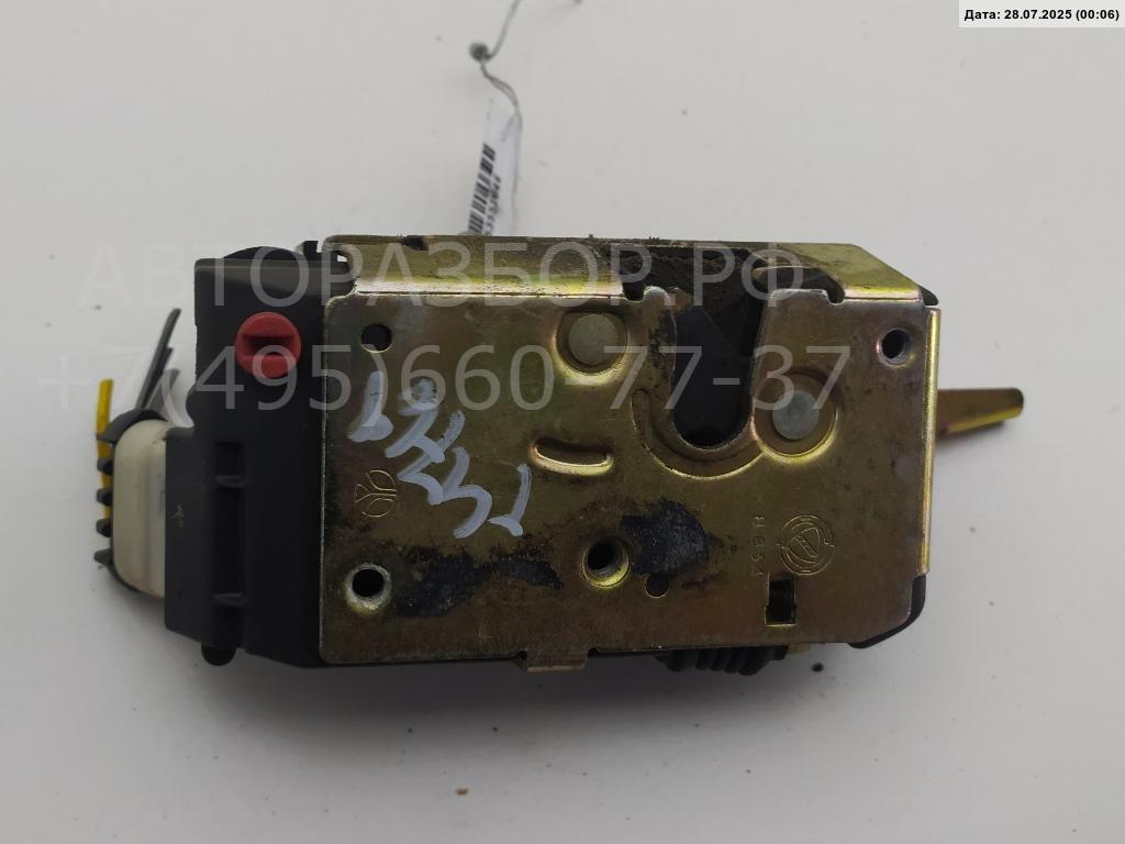 Замок двери задней правой