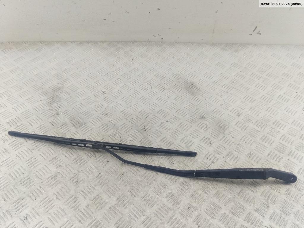 Поводок стеклоочистителя передний правый
