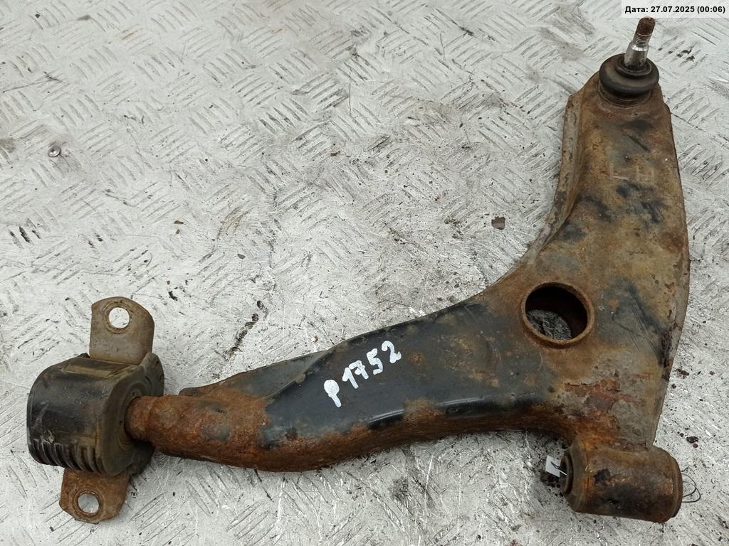 Рычаг передний левый