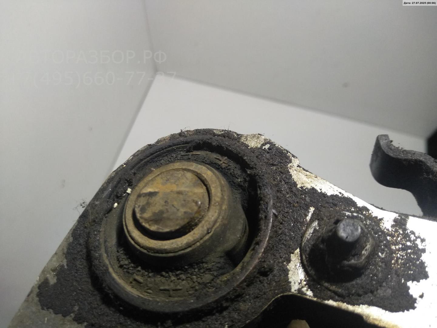 Рычаг передний левый