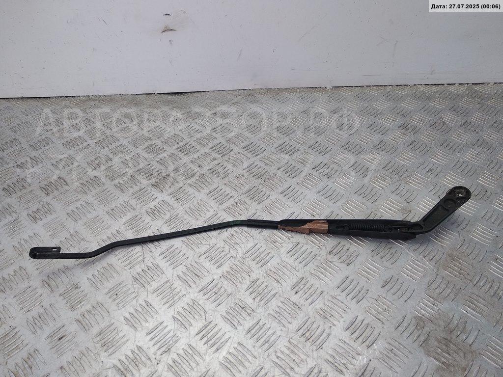 Поводок стеклоочистителя передний правый