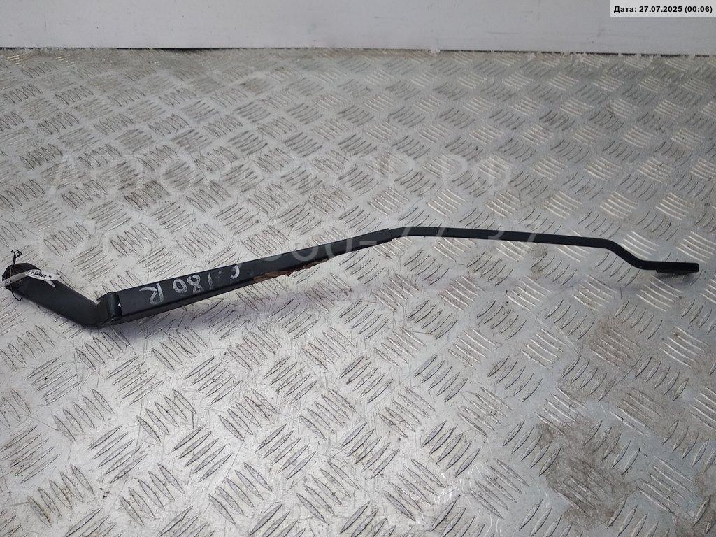 Поводок стеклоочистителя передний правый