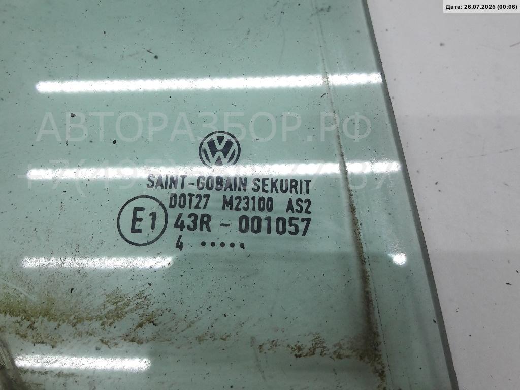 Стекло двери задней правой (форточка)