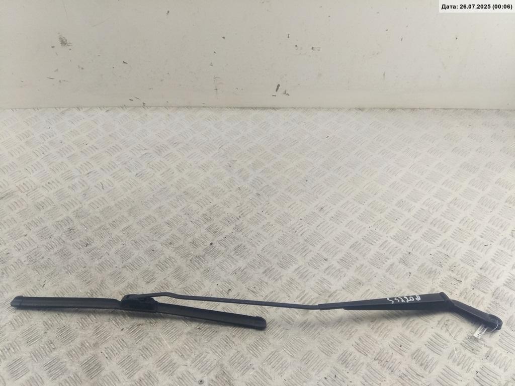 Поводок стеклоочистителя передний правый
