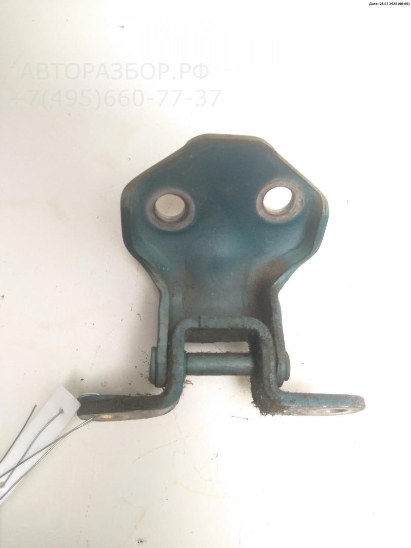 Петля двери