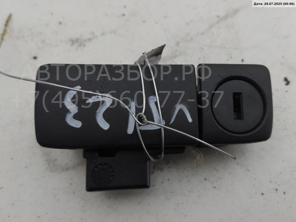 Замок бардачка