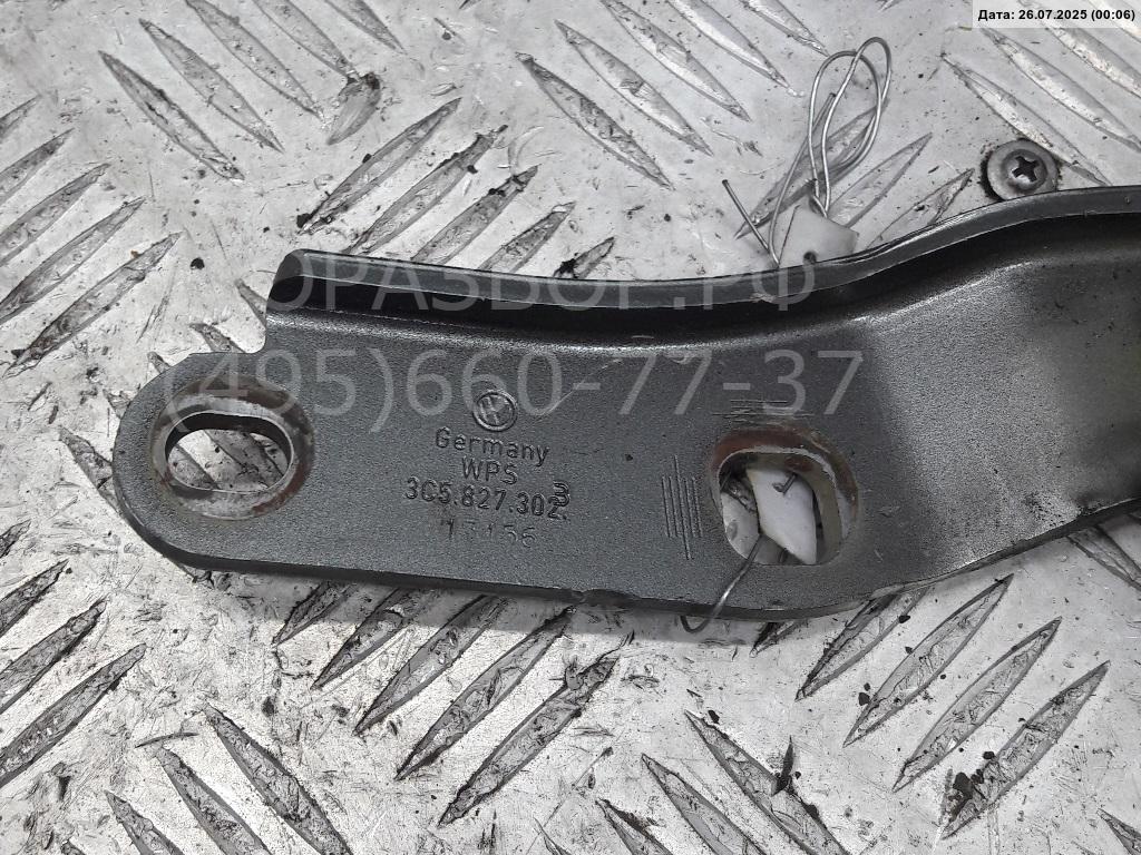 Петля крышки багажника