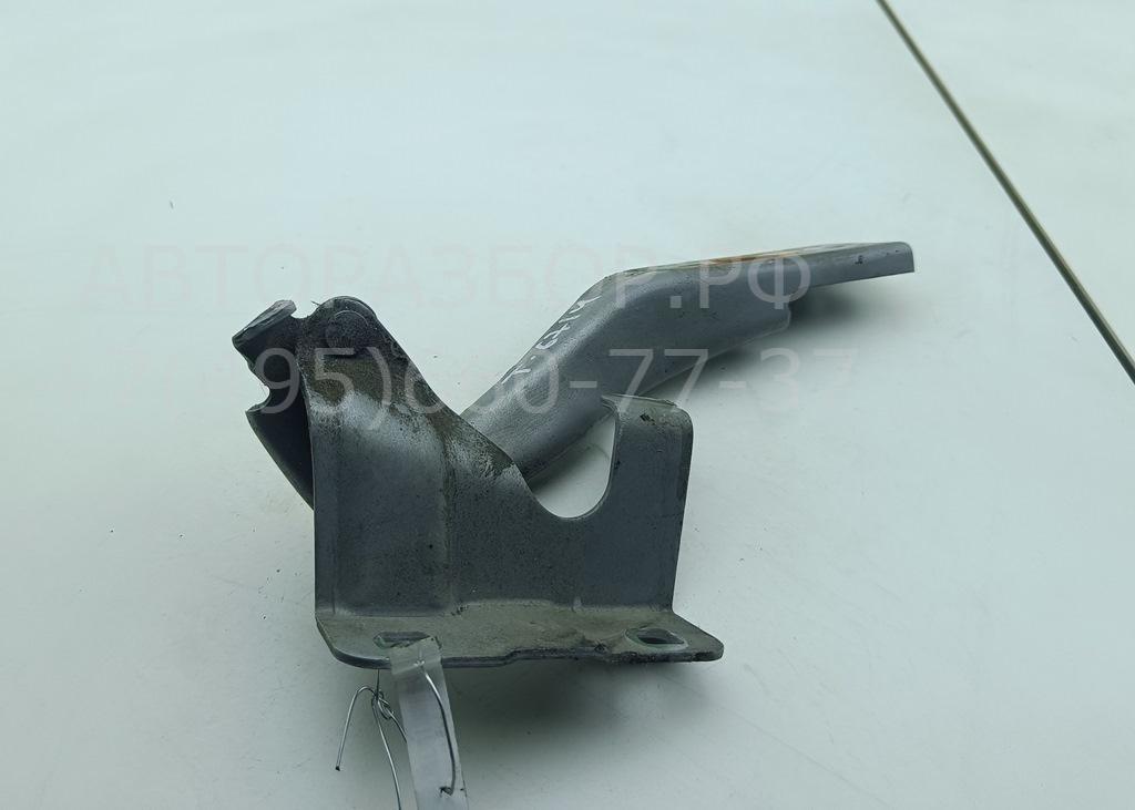 Петля капота правая