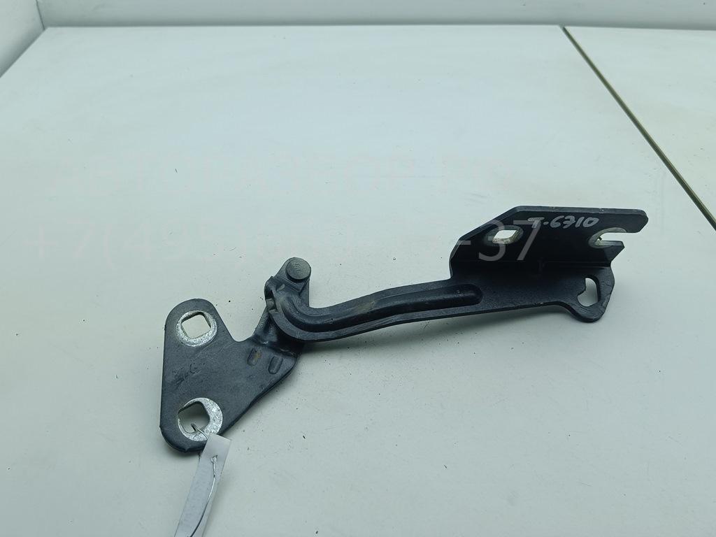 Петля капота левая