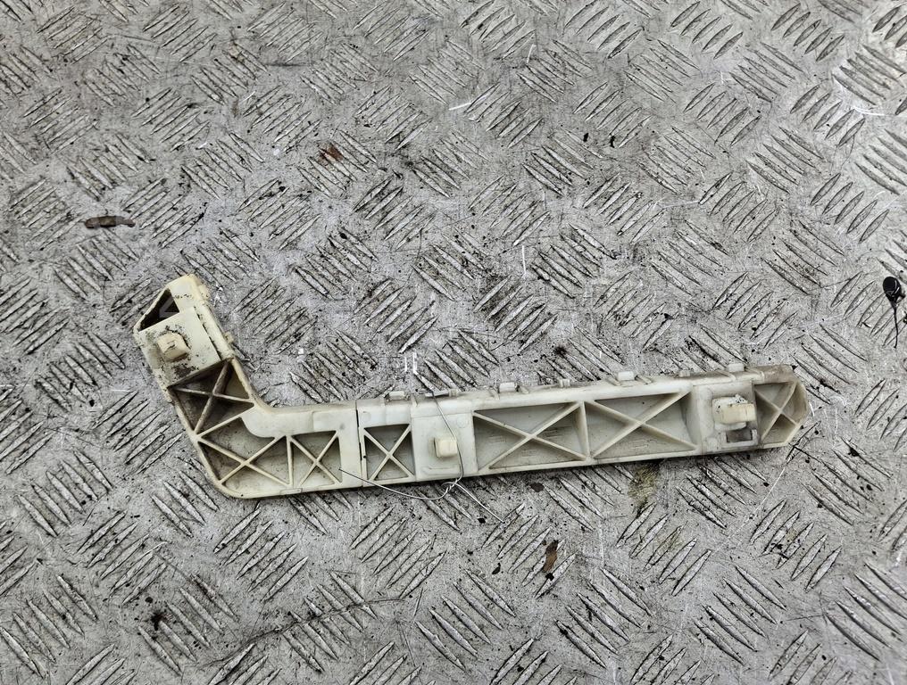 Кронштейн заднего бампера правый