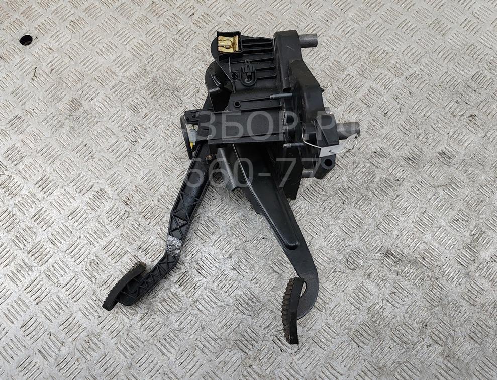 Блок педалей