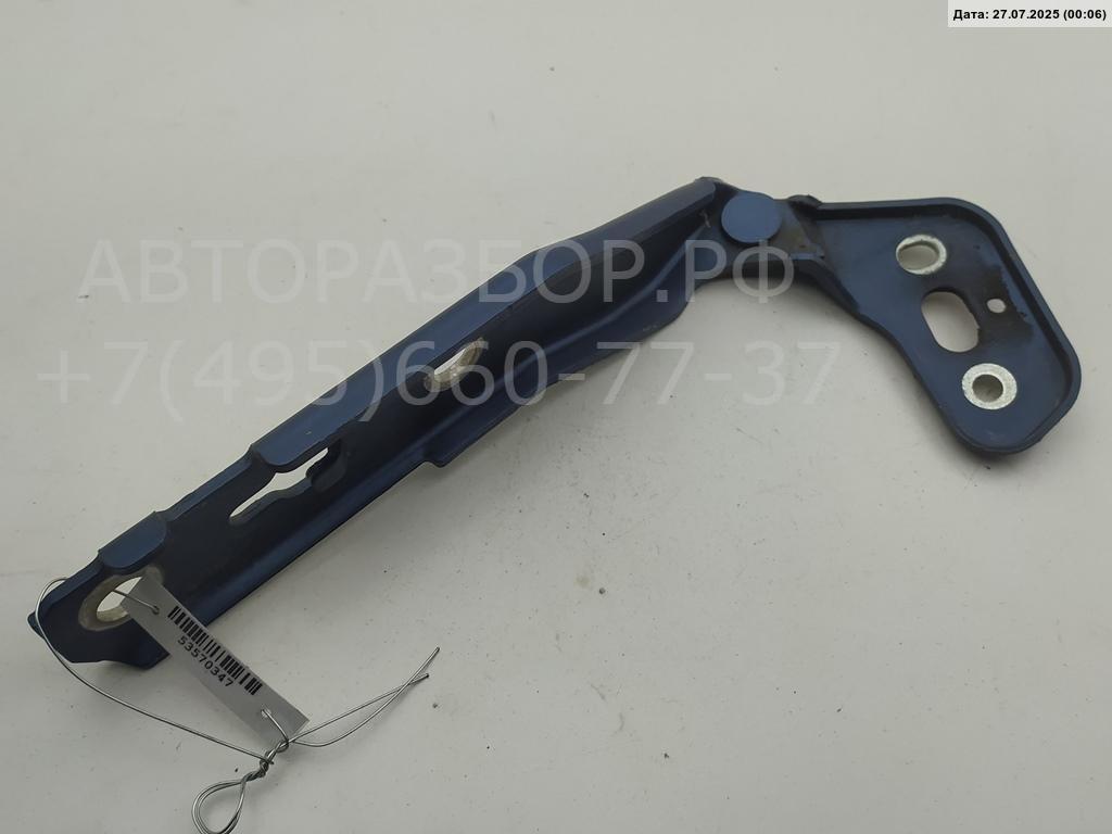 Петля капота правая