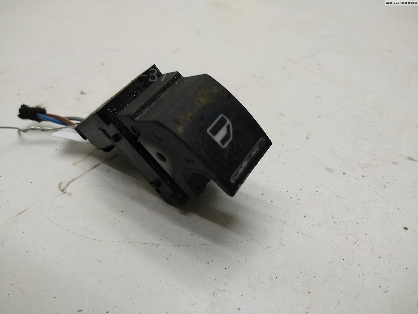 Кнопка стеклоподъемника