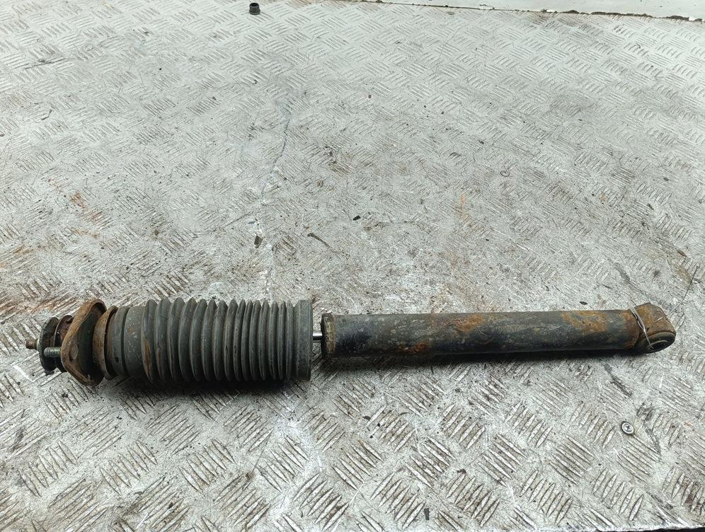 Амортизатор задний правый