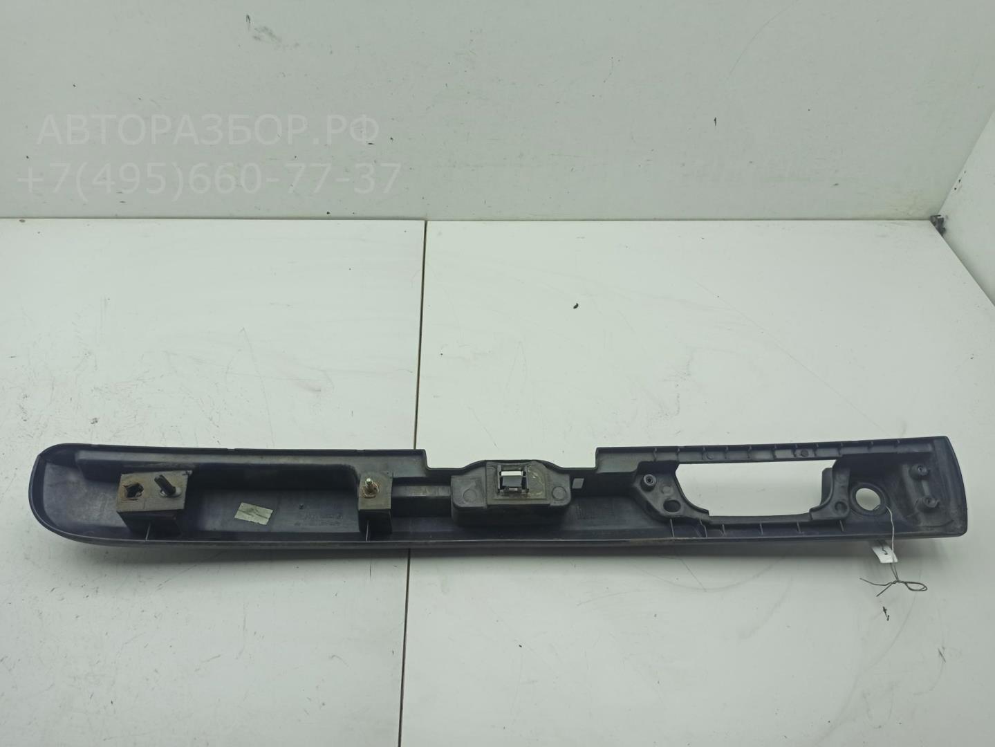 Накладка крышки багажника