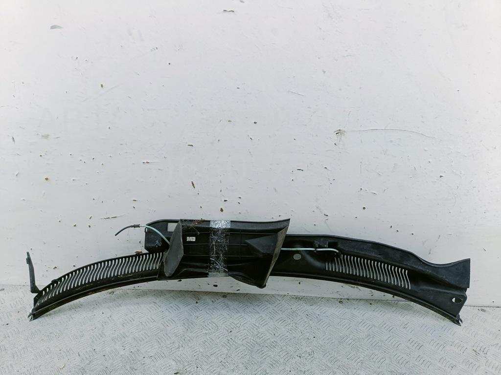 Решетка стеклоочистителей (Жабо)