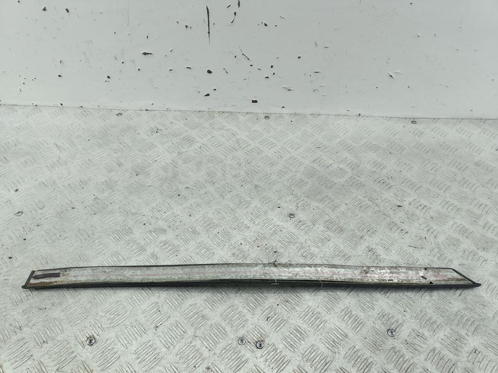 Накладка двери задней левой