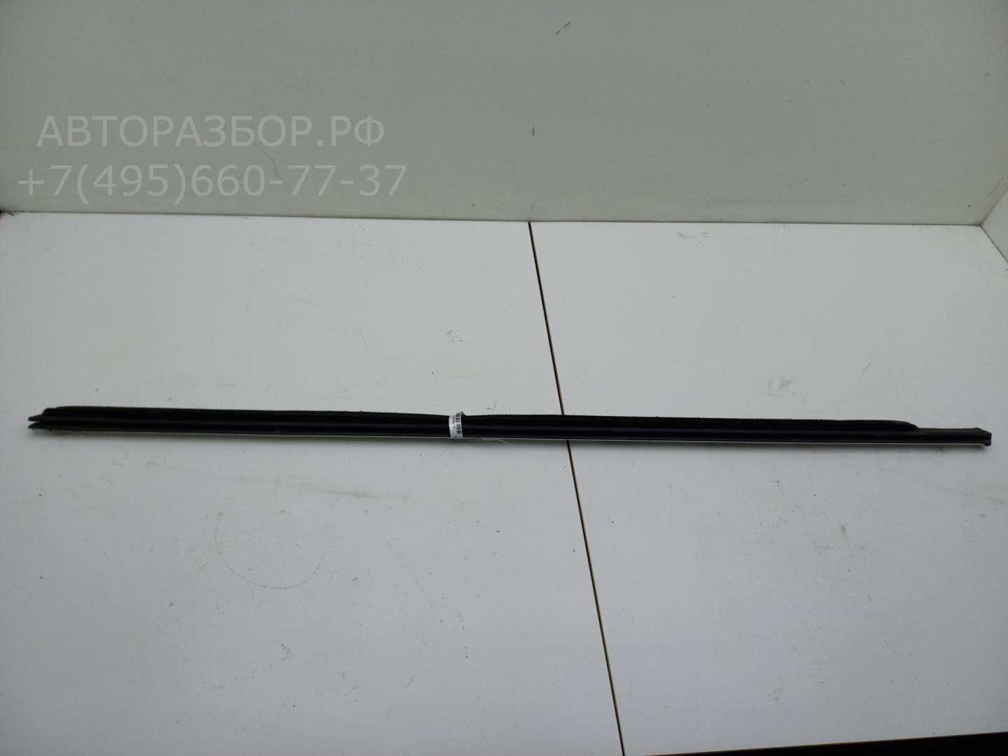 Накладка стекла переднего правого