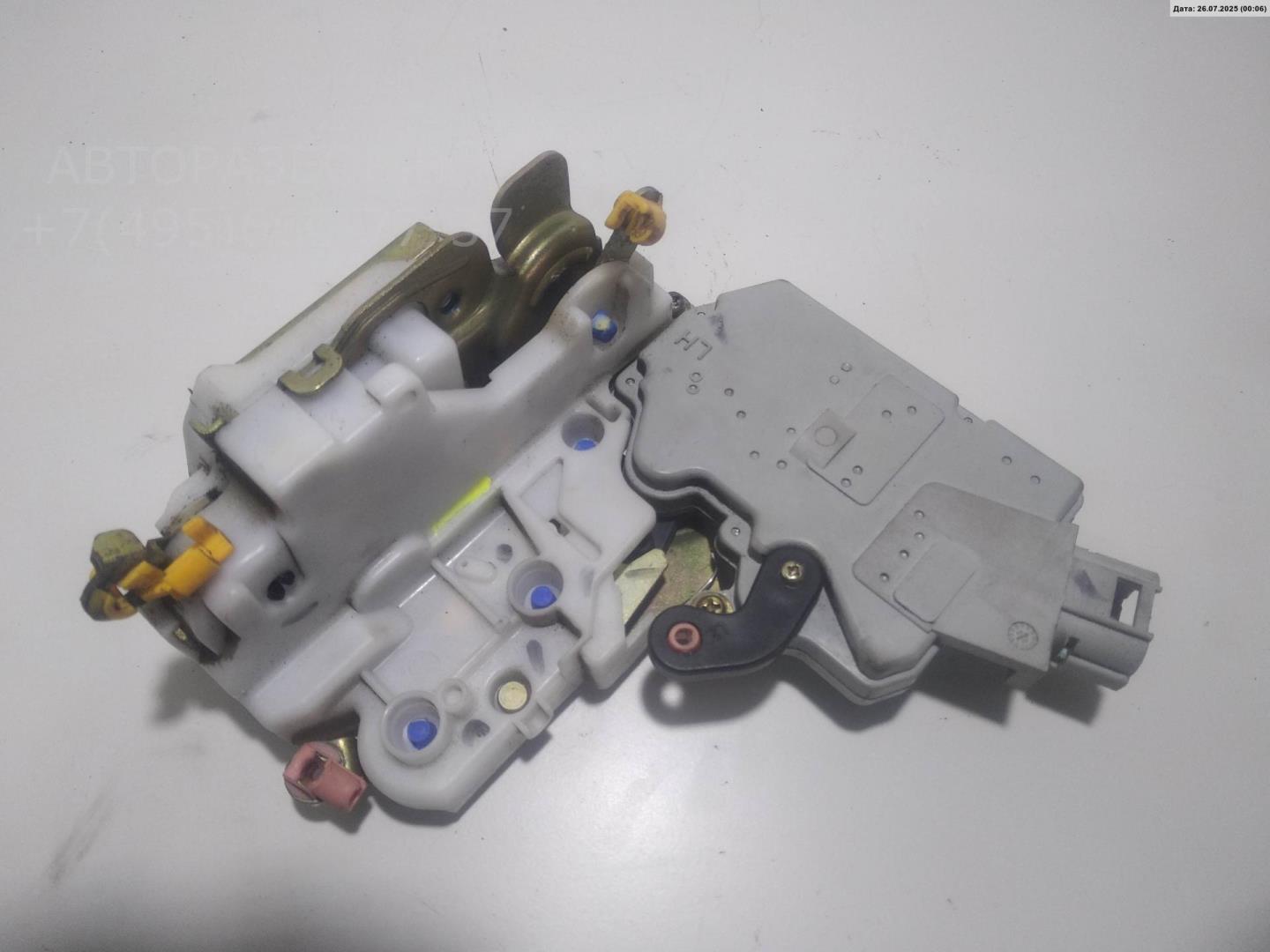 Замок двери передней левой