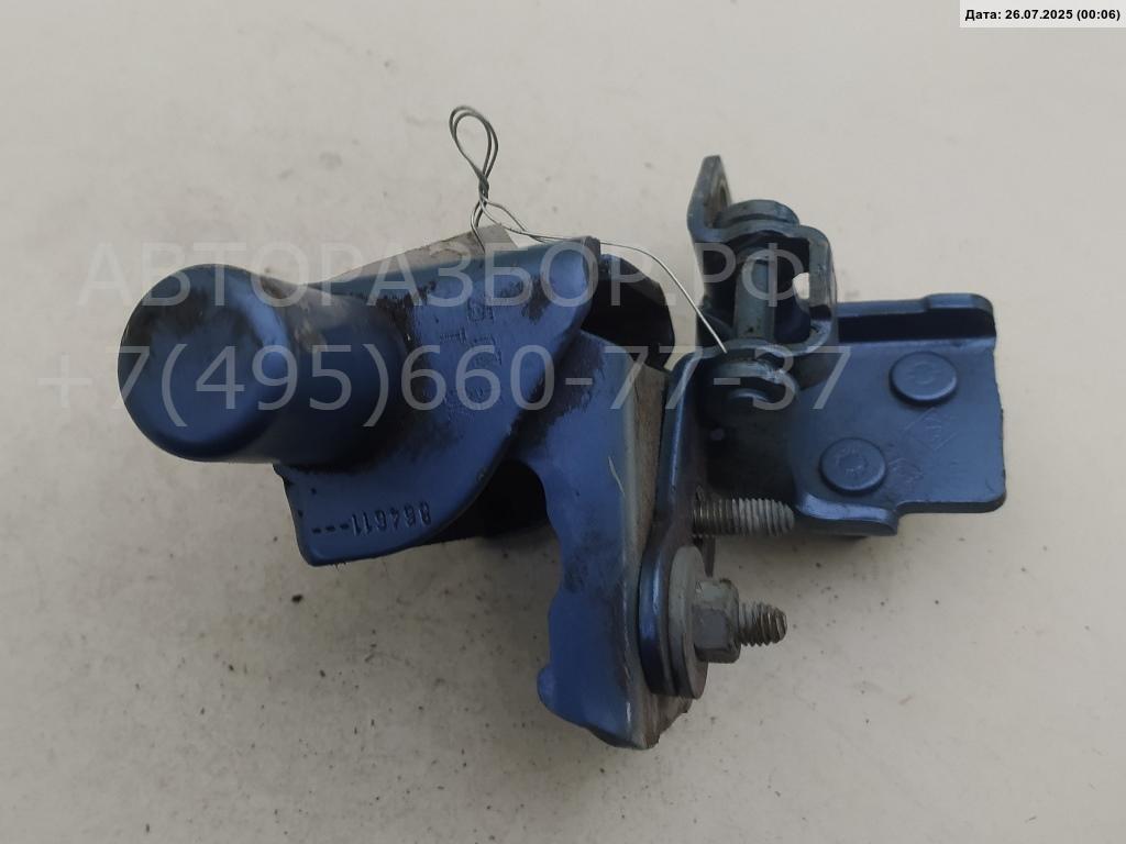 Петля двери