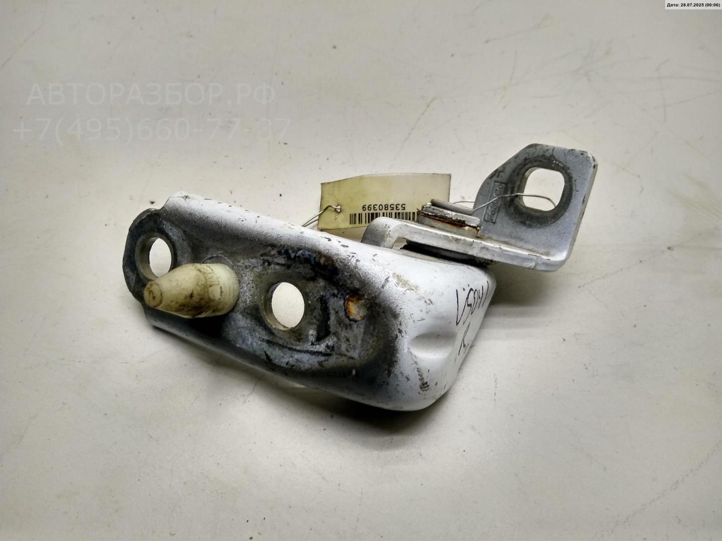 Петля двери